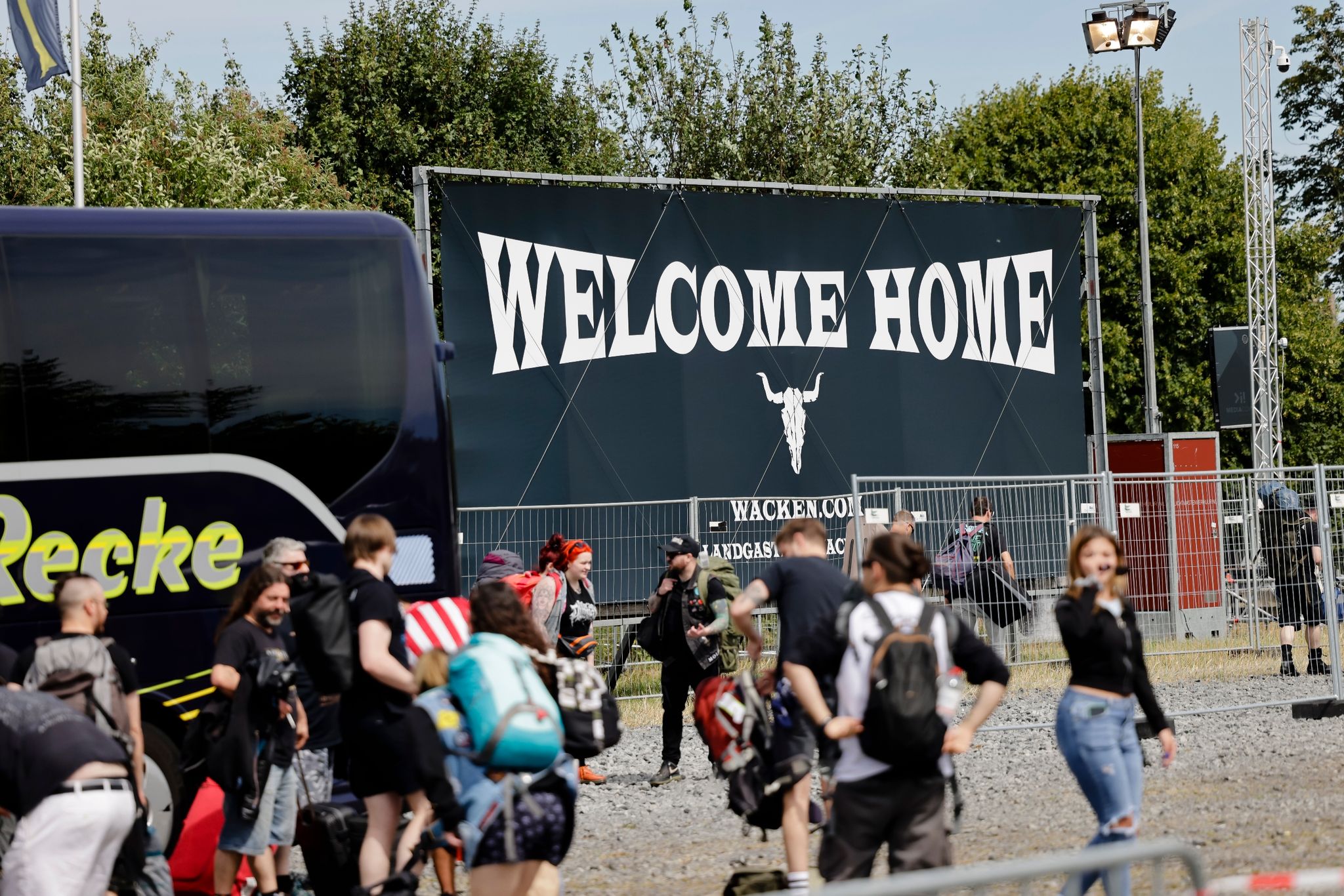 Fans feiern schon vor Festivalstart in Wacken