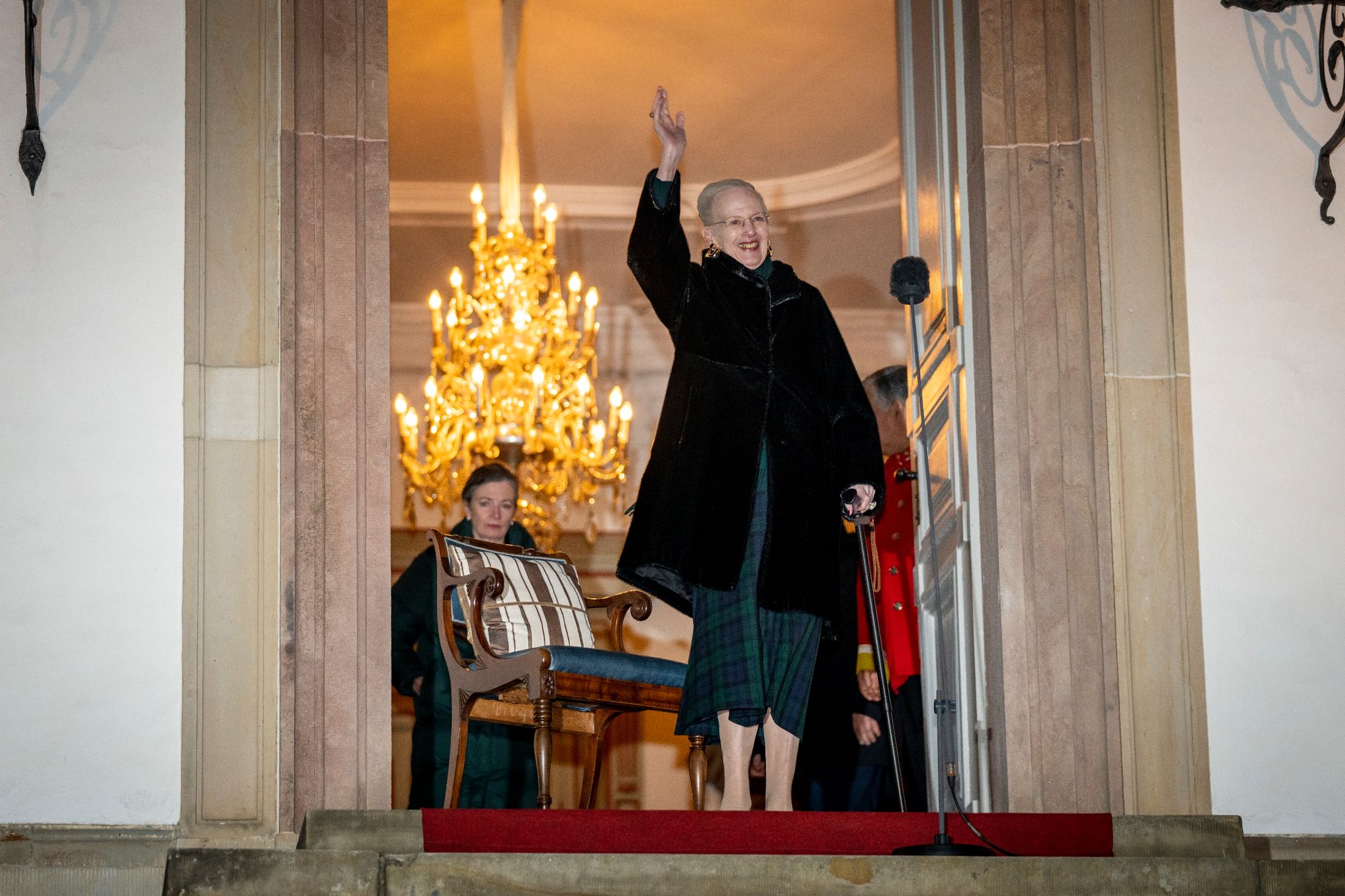 Dänische Königin zeigt sich erstmals nach Rücken-OP