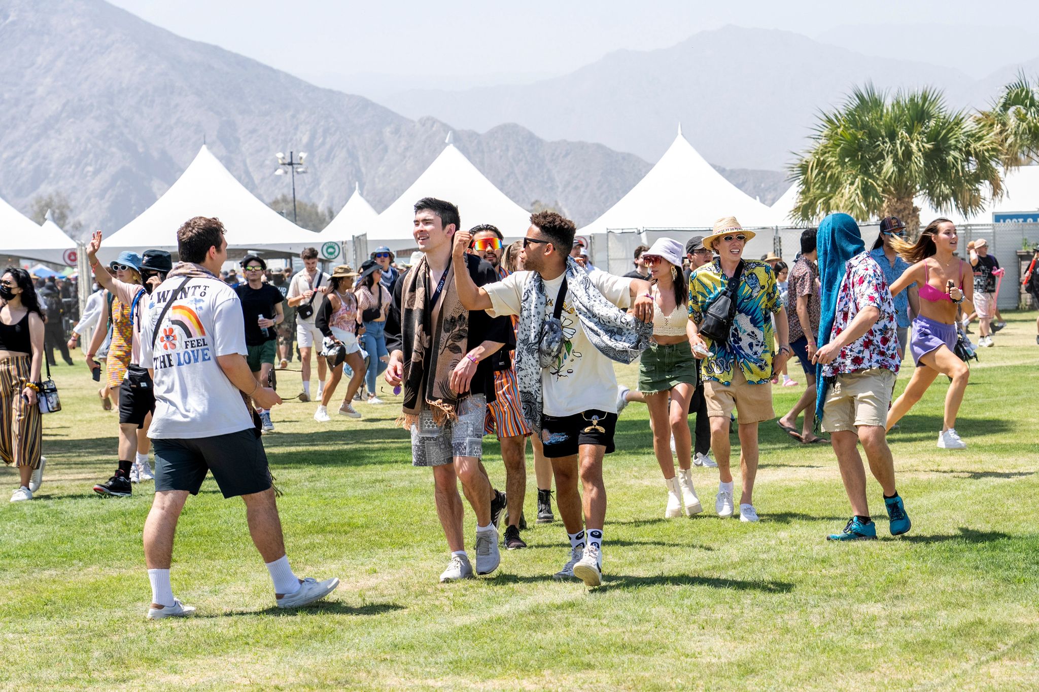 Coachella-Fans feiern Festival-Auftakt in der Wüste