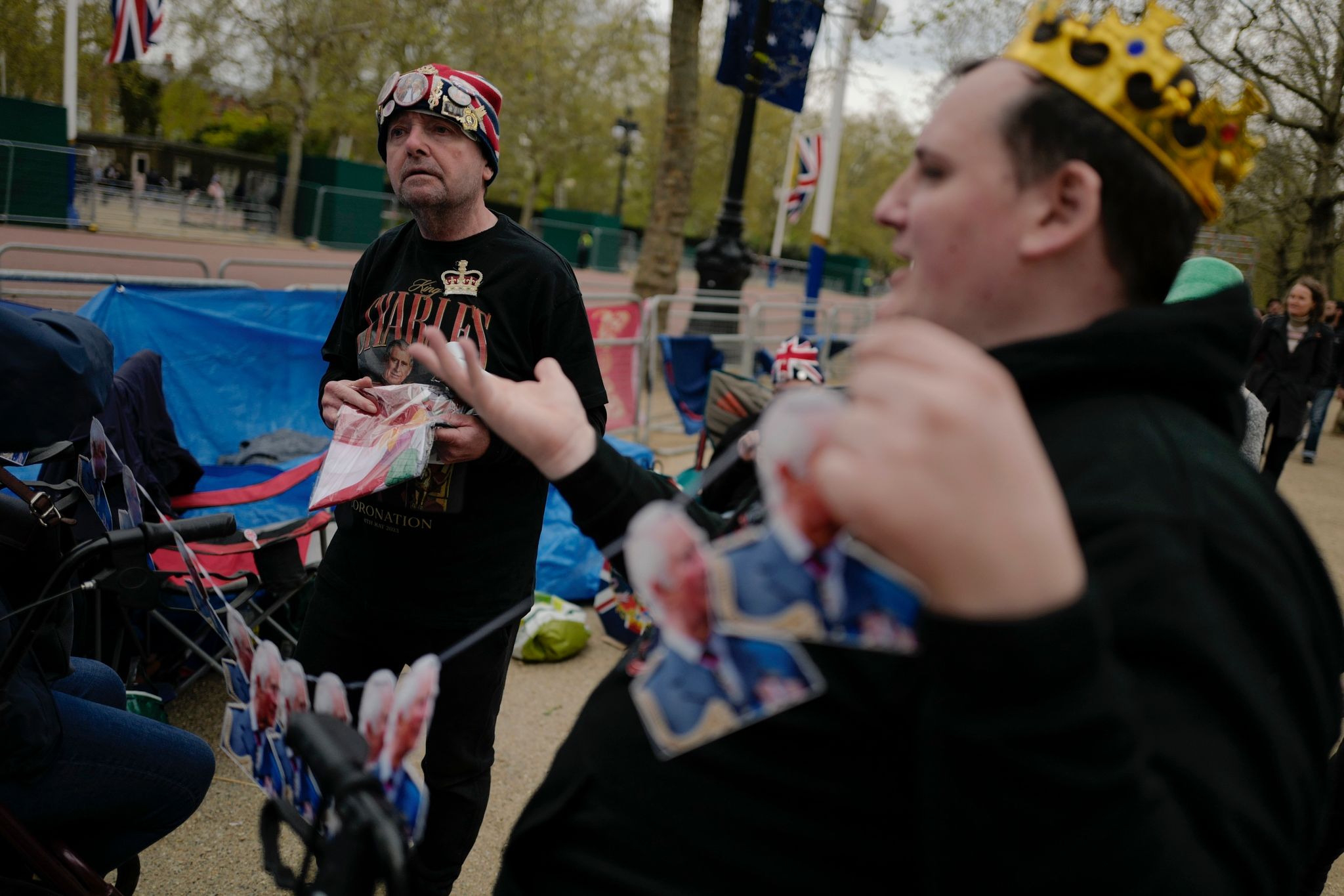 Erste Royal-Fans campen in London entlang der Krönungsroute