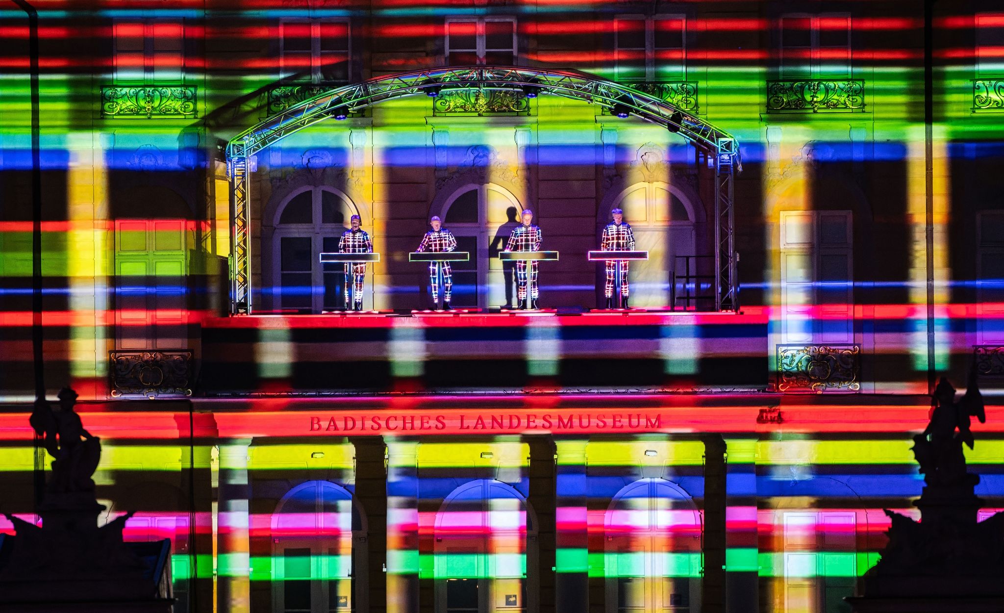 Kraftwerk gibt Konzert vor der Dresdner Semperoper