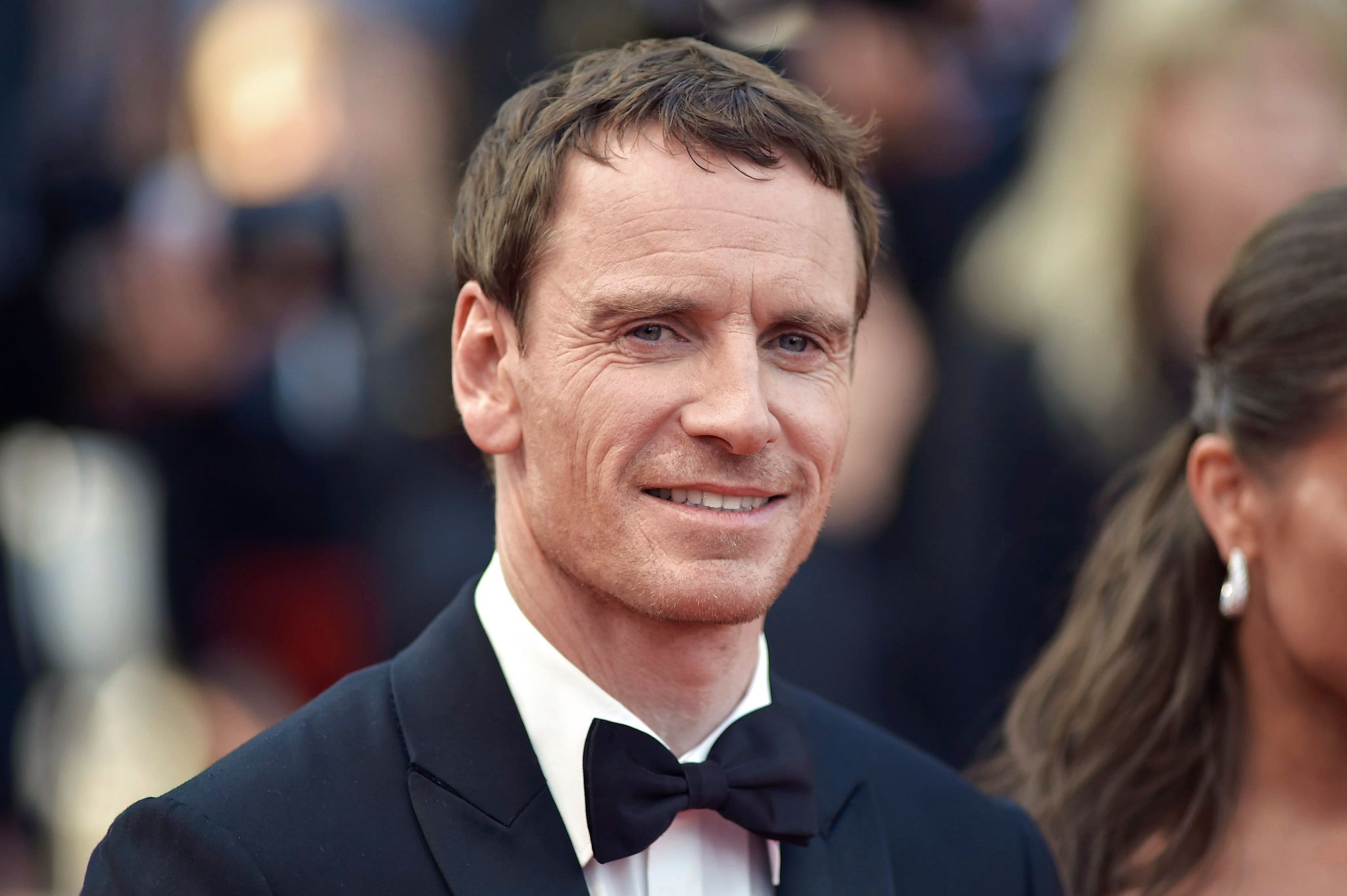 Clooney holt Michael Fassbender vor die Kamera