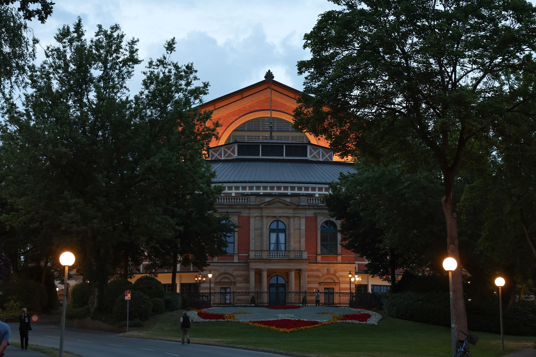 Richard-Wagner-Festspiele: Verwaltungsrat begründet Sparkurs