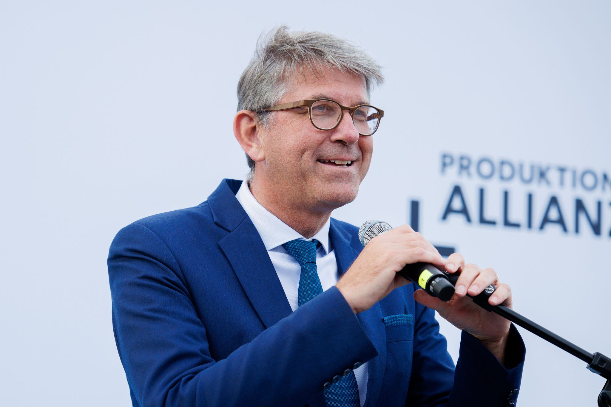 Kulturstaatsminister: Schmallippig beim Plattform-Soli