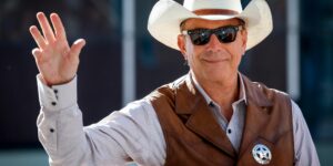Kevin Costner und Jake Gyllenhaal in «Honeymoon»-Film