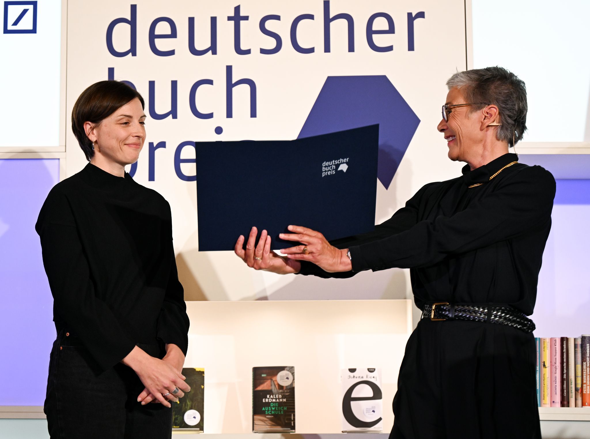 «Dieser Roman ist ein Ereignis» – Buchpreis geht an Elmiger