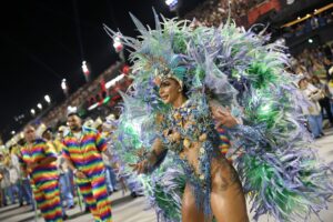 Karneval in Rio startet mit berühmten Umzügen im Sambodrom
