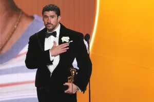 Grammys ungewohnt politisch – Bad Bunny mit bestem Album