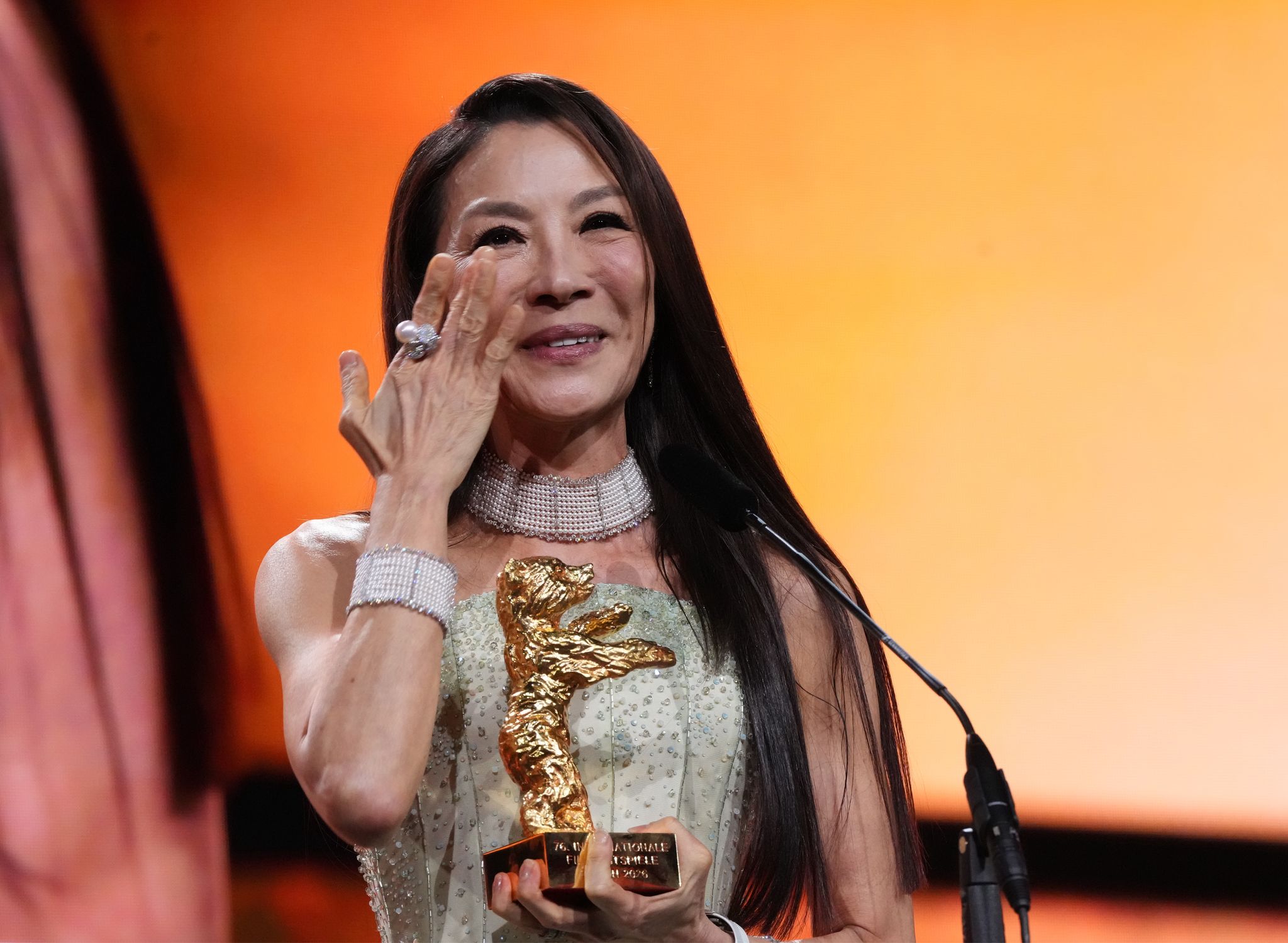 Michelle Yeoh sorgt für tränenreichen Berlinale-Auftakt